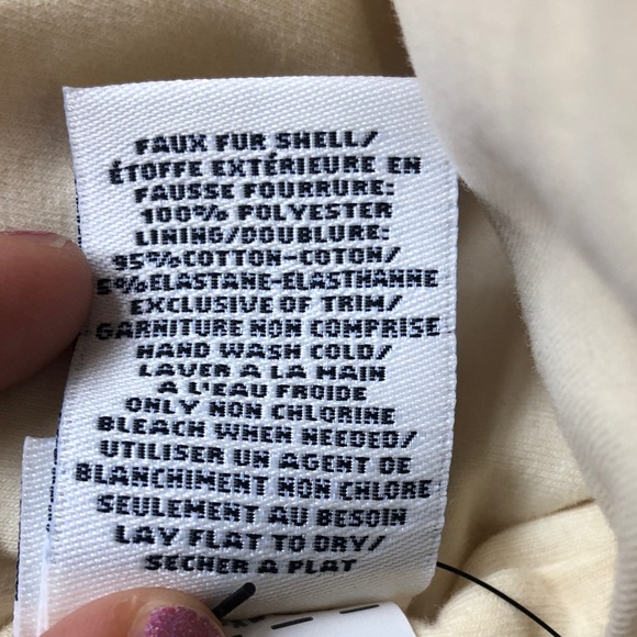 NWT UGG Women's Cream Sherpa Hat - Picture 4 of 8